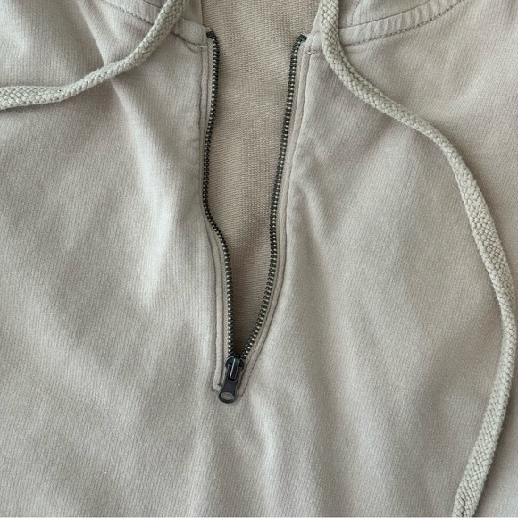 Quarter Zip Lighweight Pullover - Picture 5 of 6